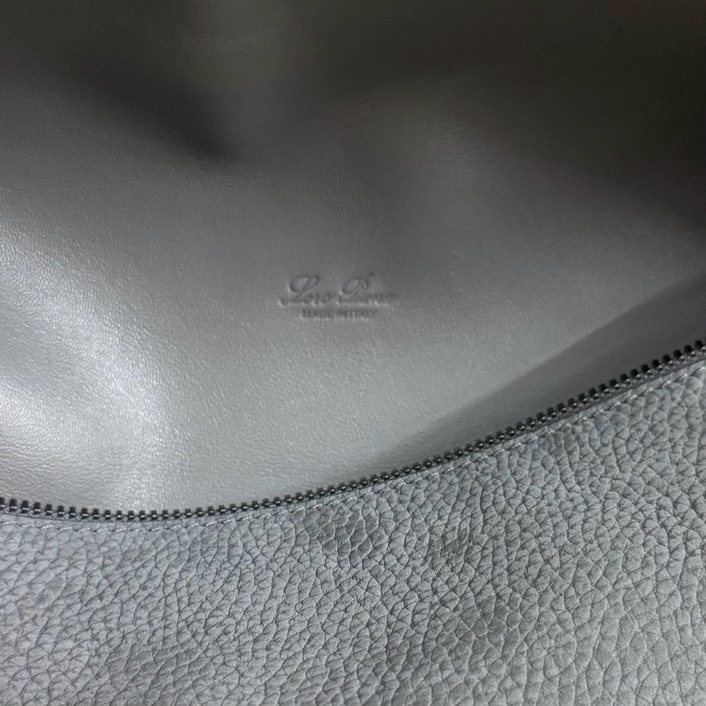 L0r0 P1ana Extra pouch L29 29x18x5cm