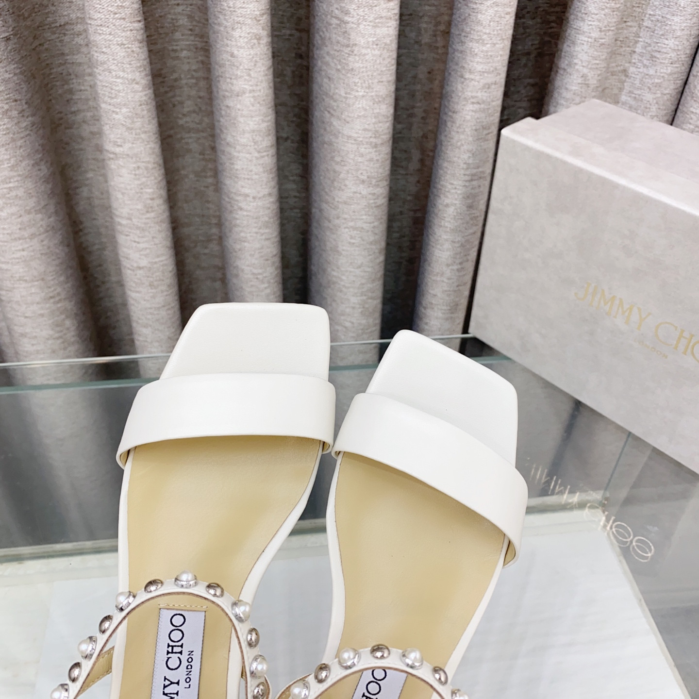 UA J1m*y Ch00 Sandals