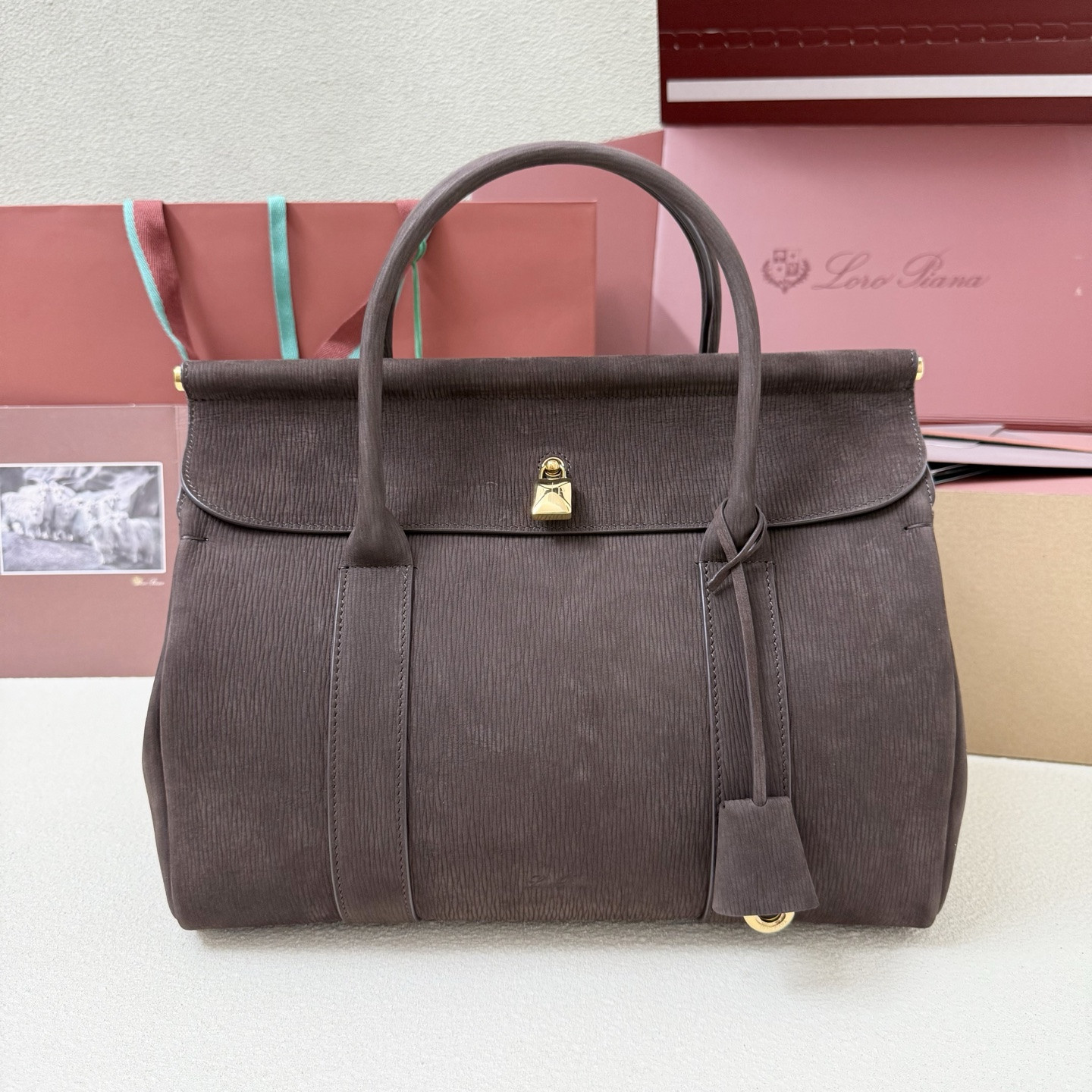 Loro Piana Loom L32 33x23x18cm