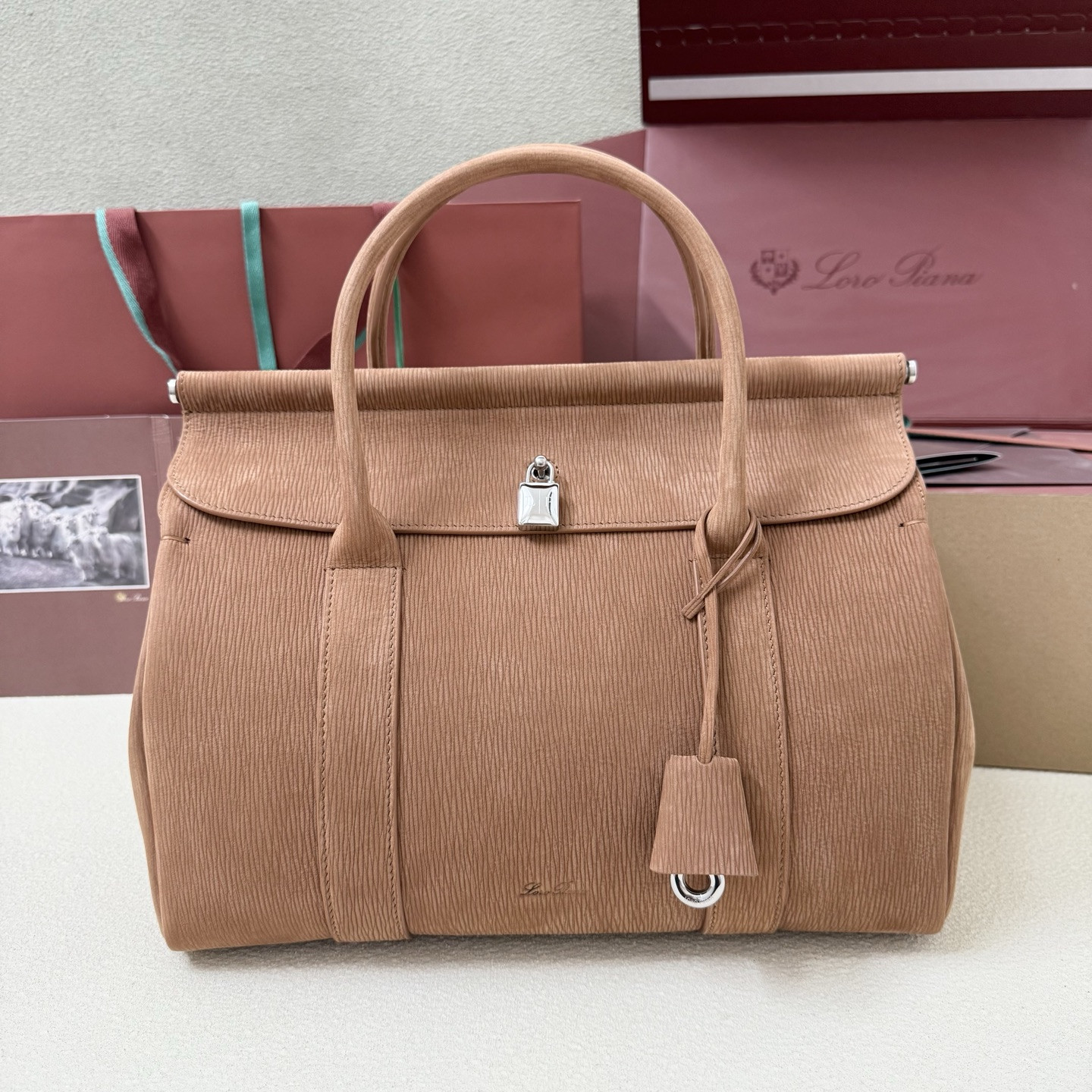 Loro Piana Loom L32 33x23x18cm