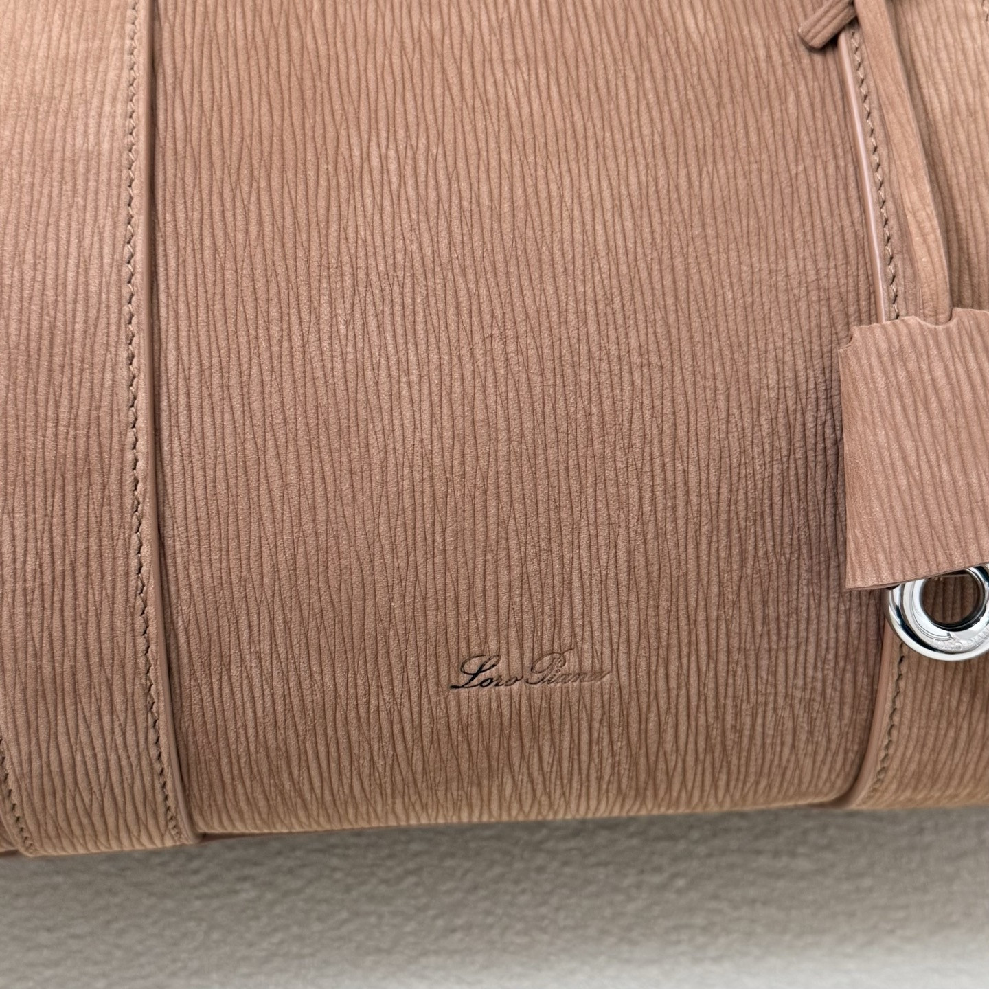 Loro Piana Loom L32 33x23x18cm