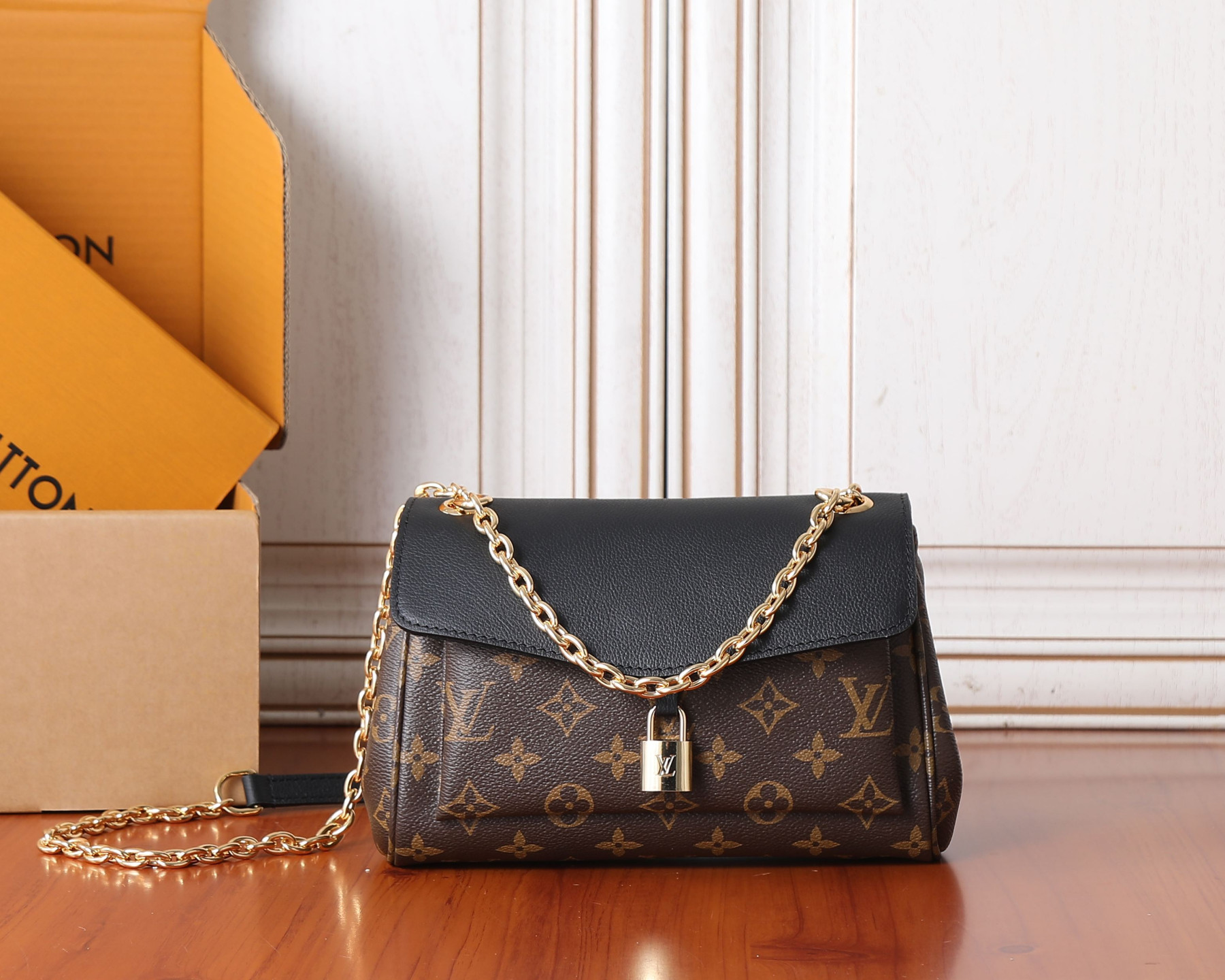 LV Saint Germain BB M26398 24x17x9cm