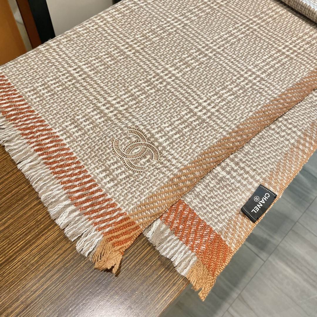 Ch**el scarf 38x200cm 100% wool