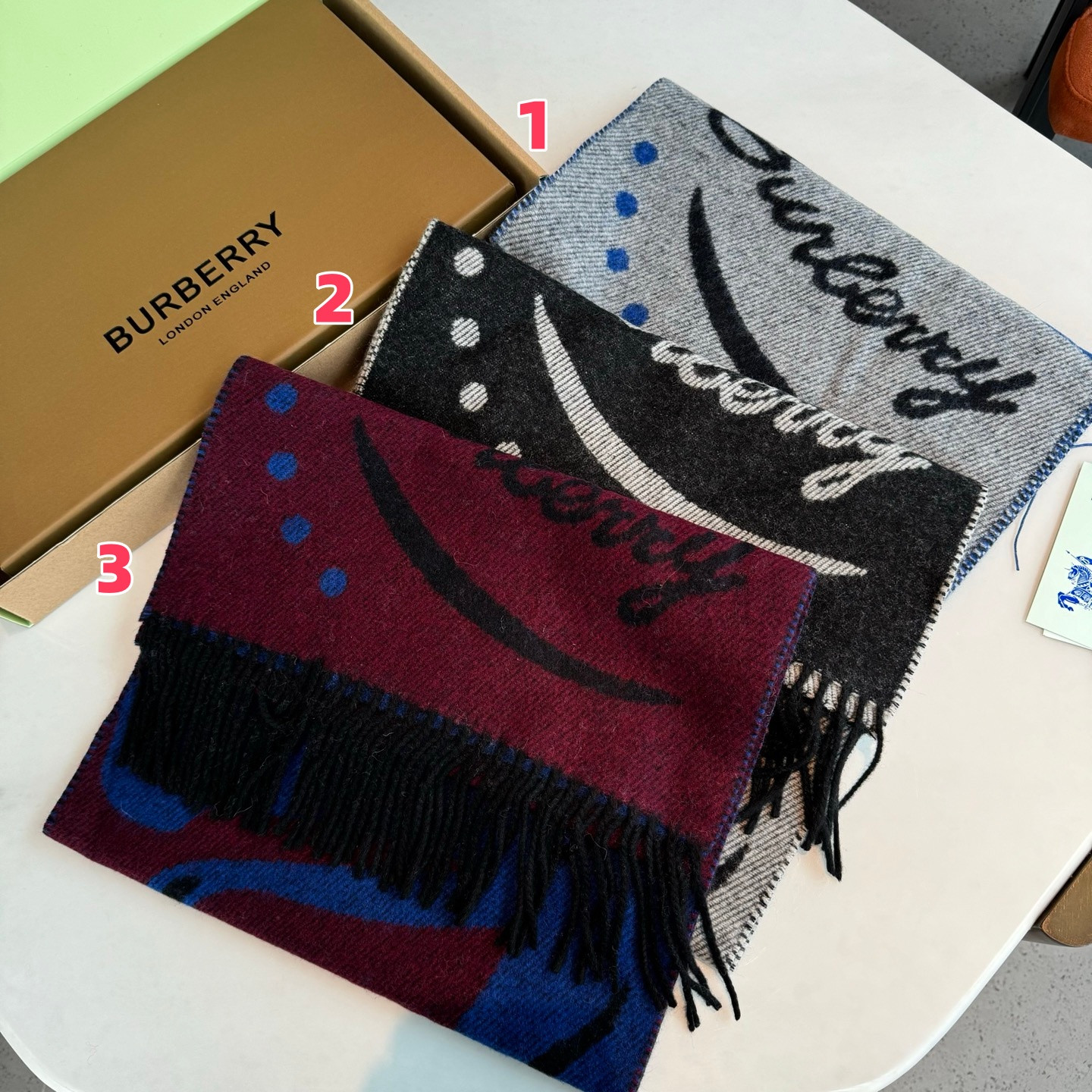 Bv*b*rry scarf 30x180cm