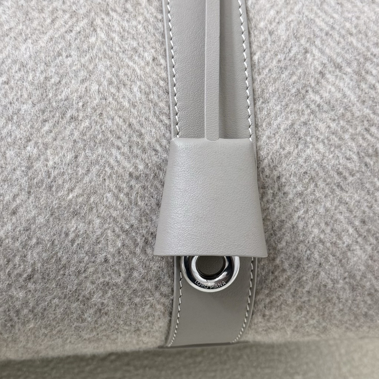 Loro Piana Loom L32 33x23x18cm