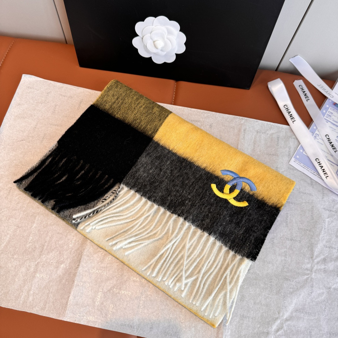 Ch**el scarf 30x200cm 100% lamb