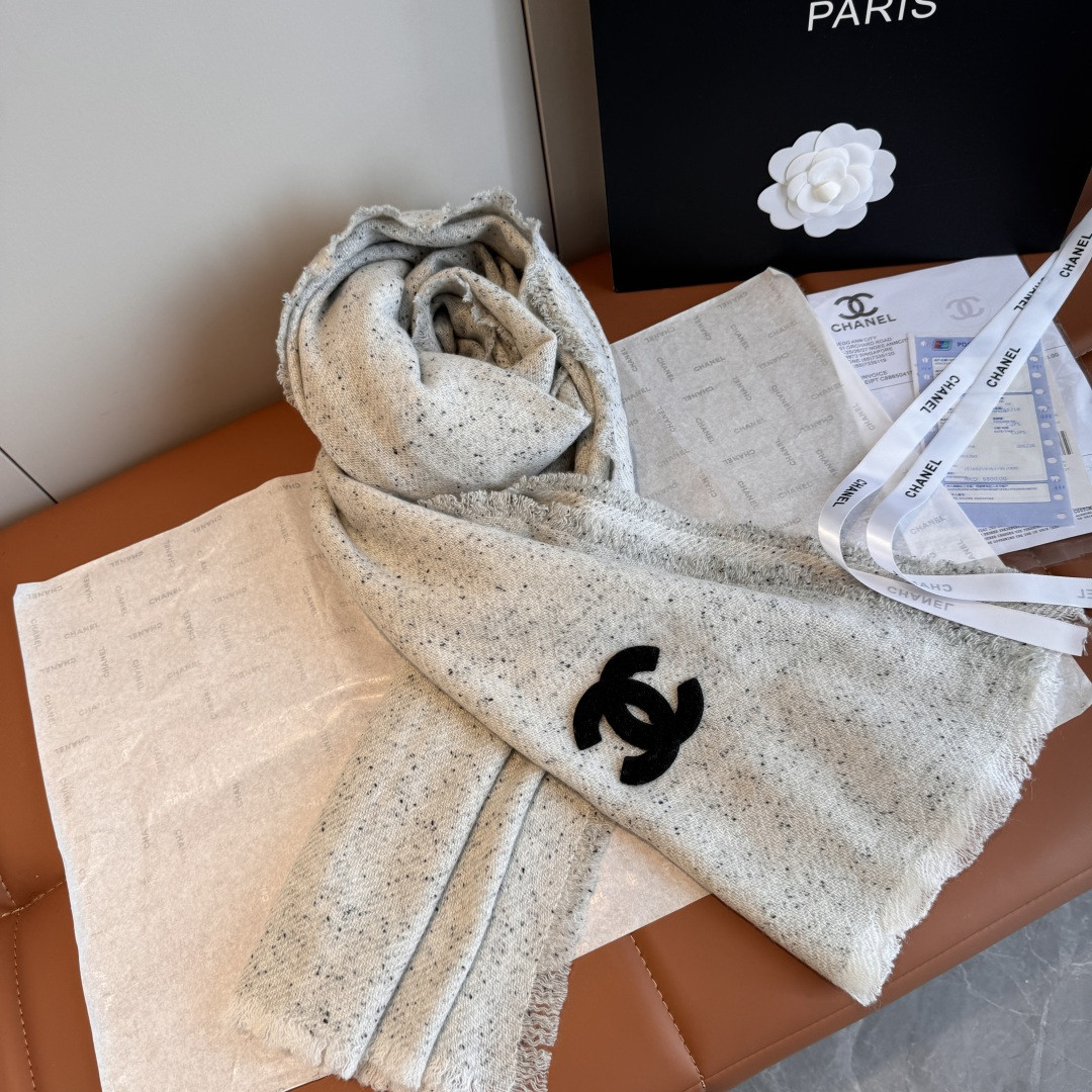 Ch**el scarf 70x180cm 100% cashmere
