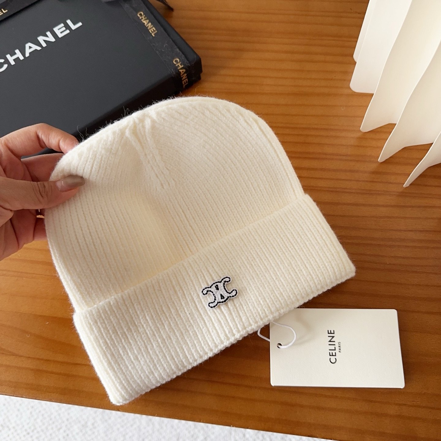 Ce1i*e beanie