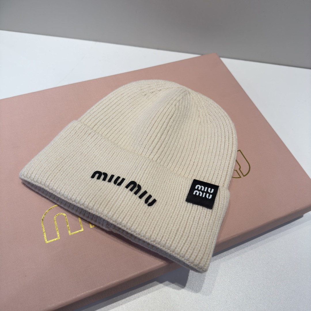 M1v M1v beanie