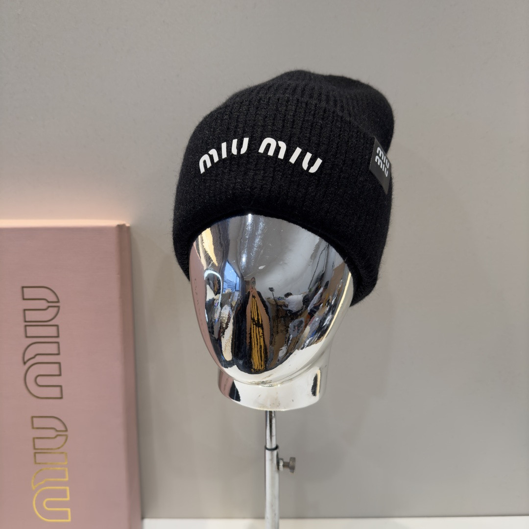 M1v M1v beanie