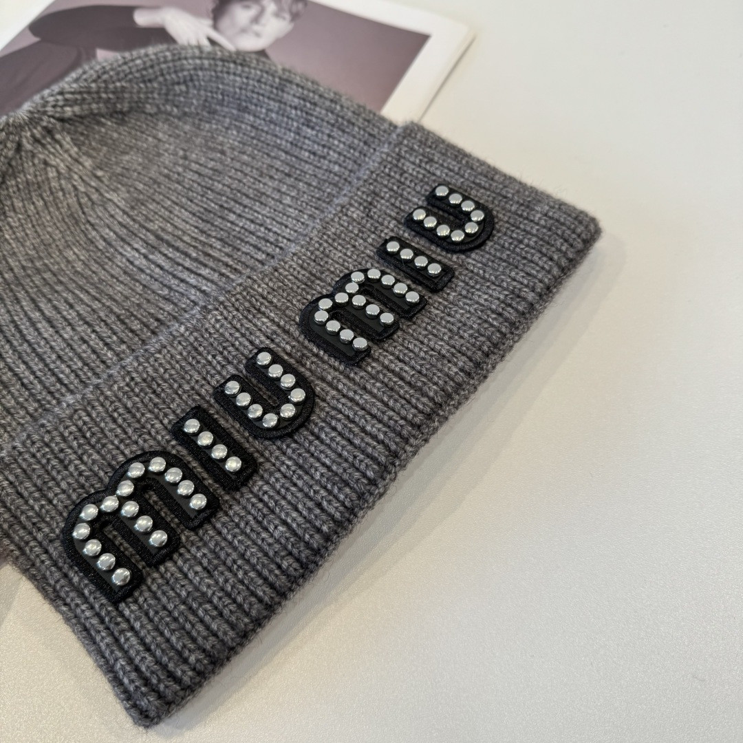 M1v M1v beanie