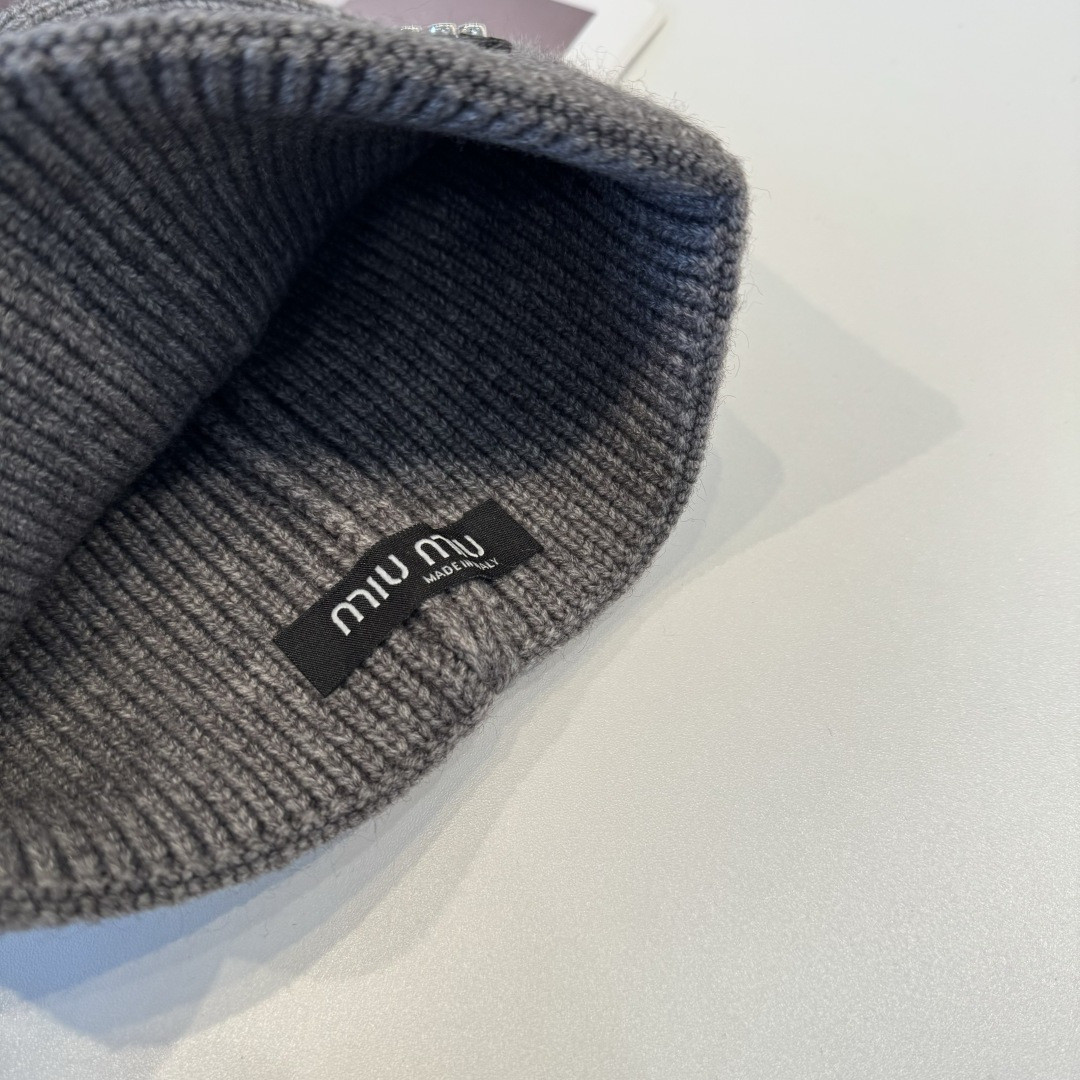 M1v M1v beanie