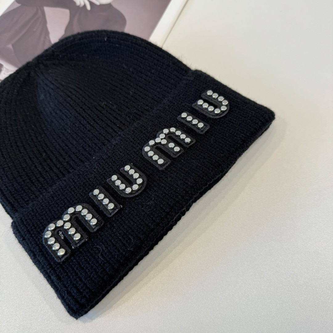 M1v M1v beanie
