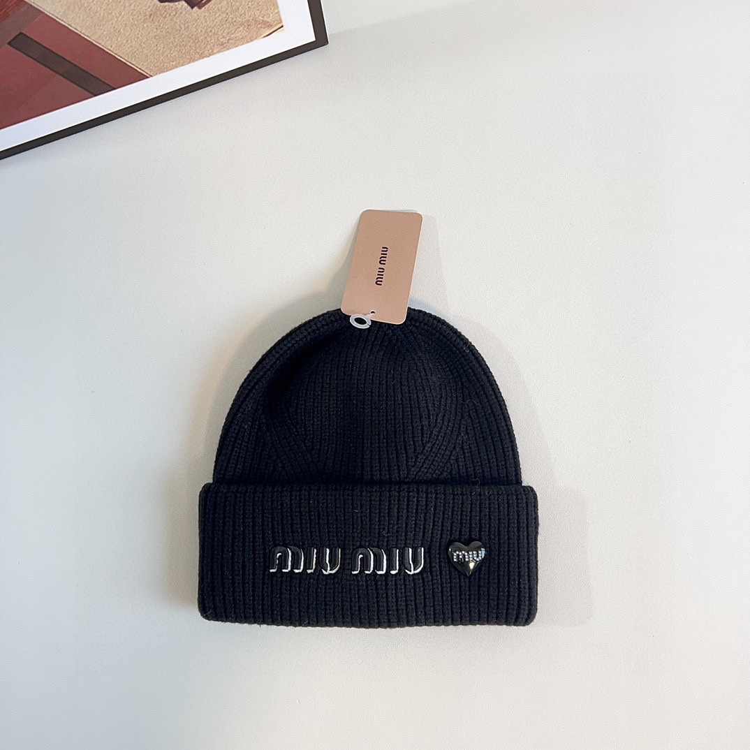 M1v M1v beanie