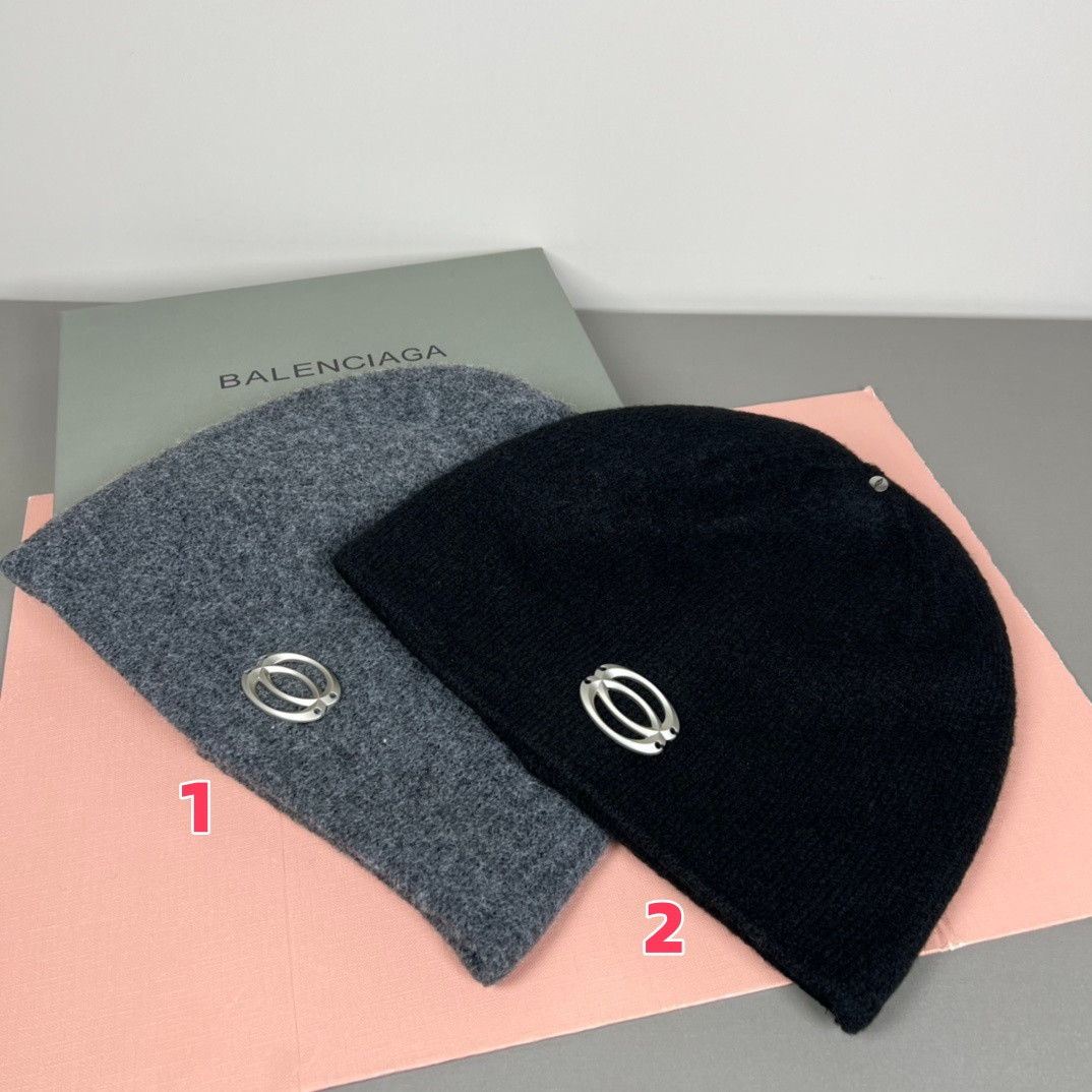 Ba1en*iaga beanie