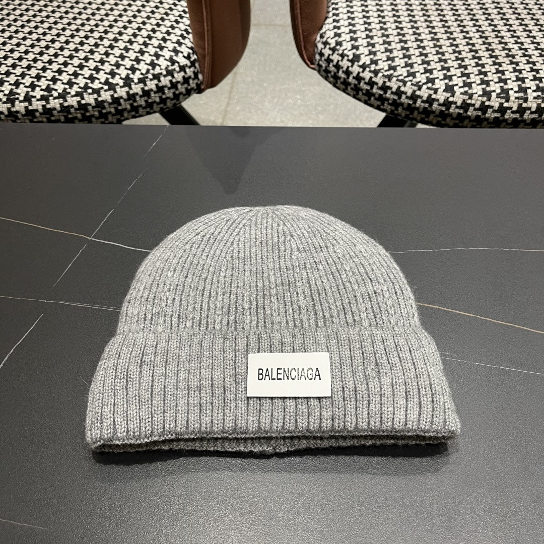 Ba1en*iaga beanie