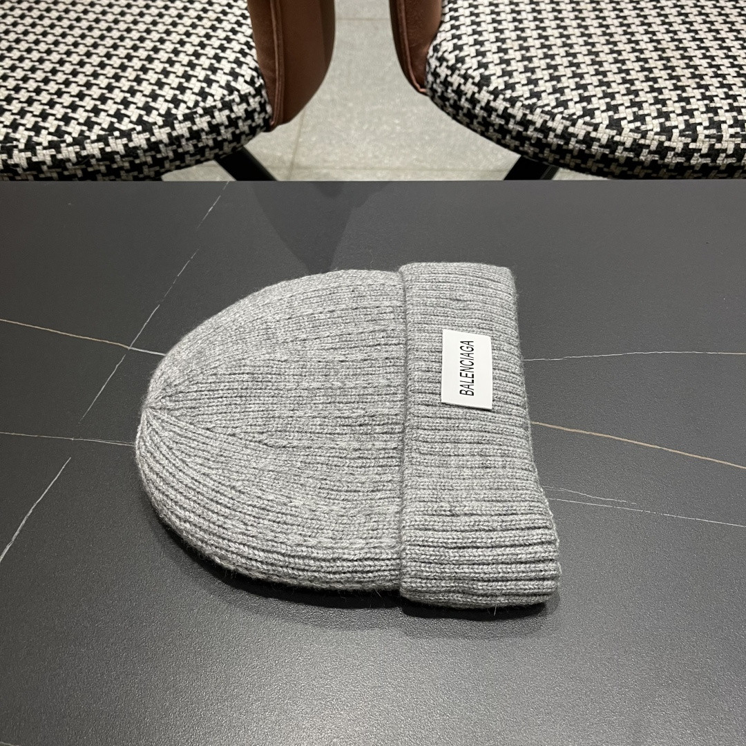 Ba1en*iaga beanie