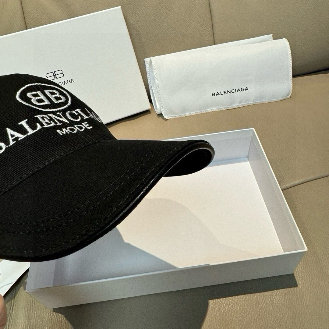 Balenciaga Baseball Cap