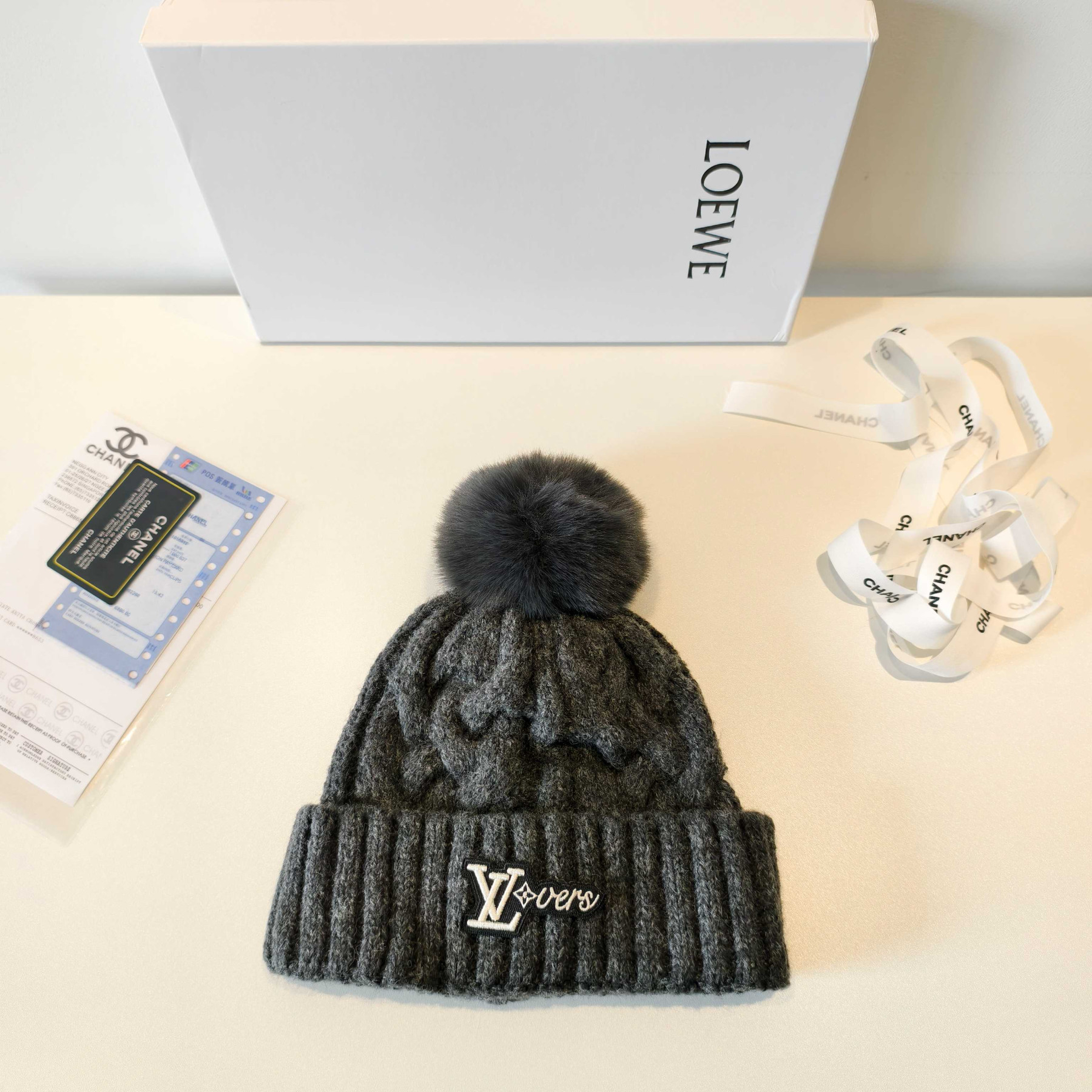 l0vis Vvtt0n beanie