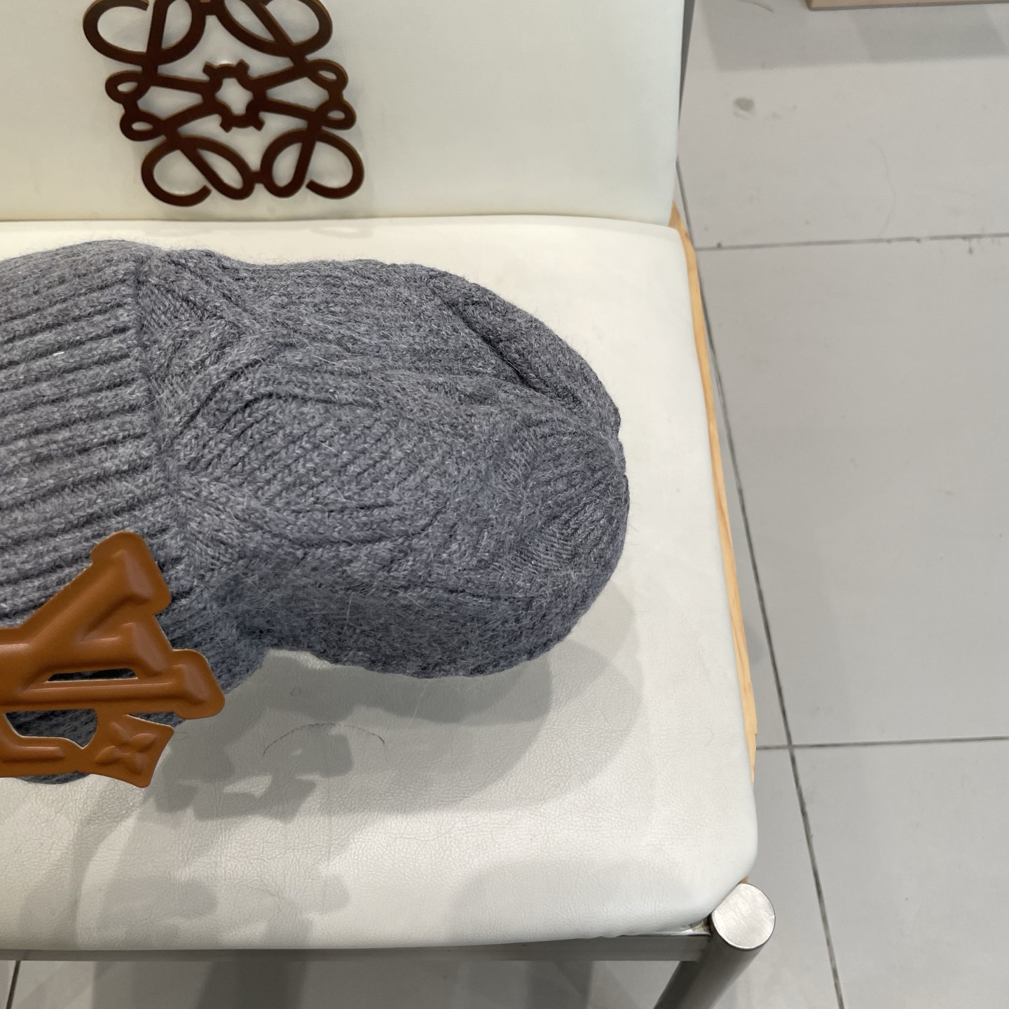 l0vis Vvtt0n beanie 70% wool 30% rabbit hair
