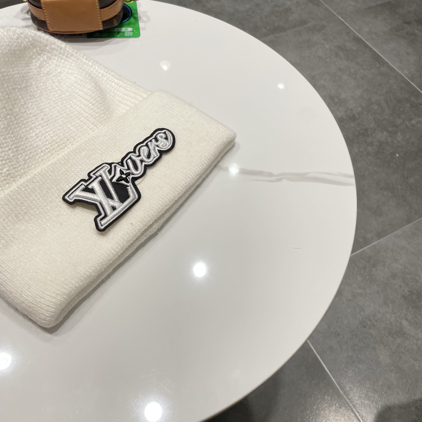 l0vis Vvtt0n beanie