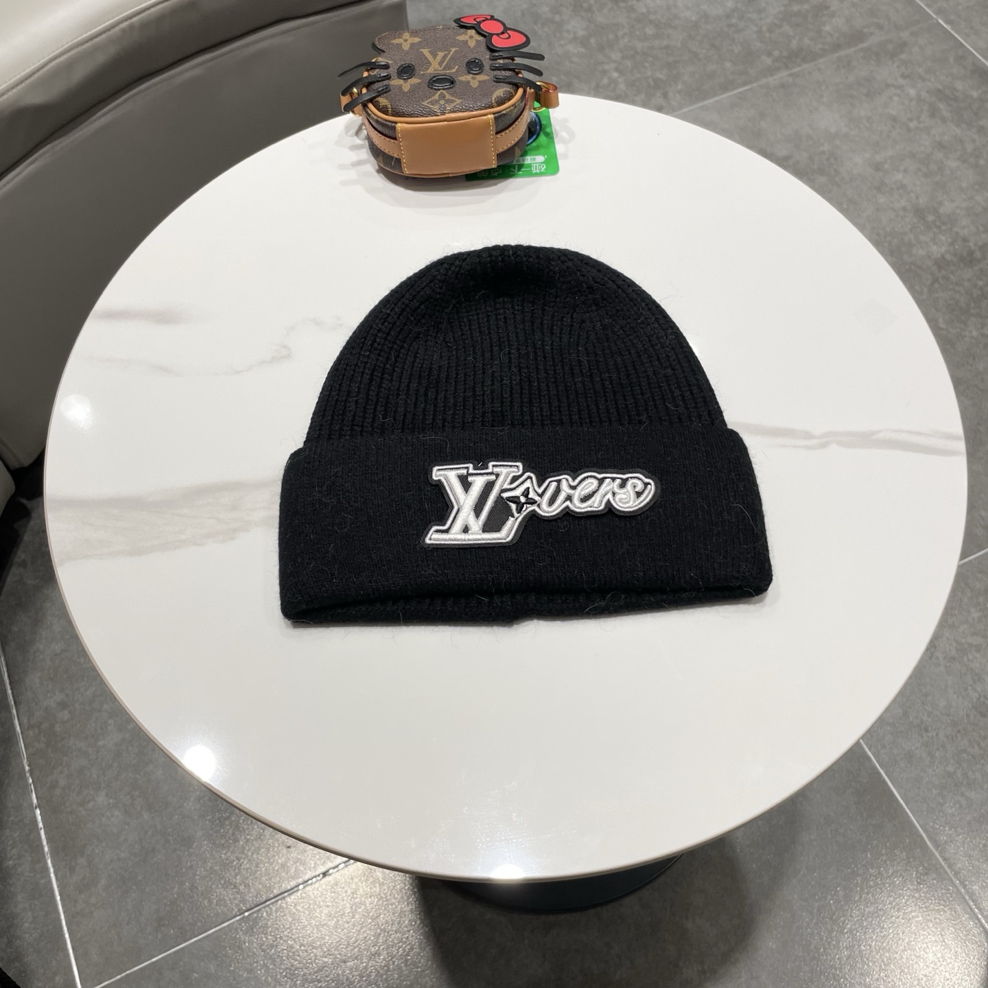 l0vis Vvtt0n beanie