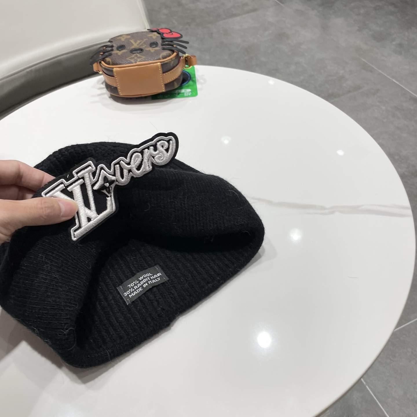 l0vis Vvtt0n beanie