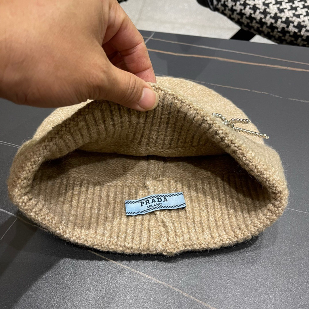 Pra*a beanie