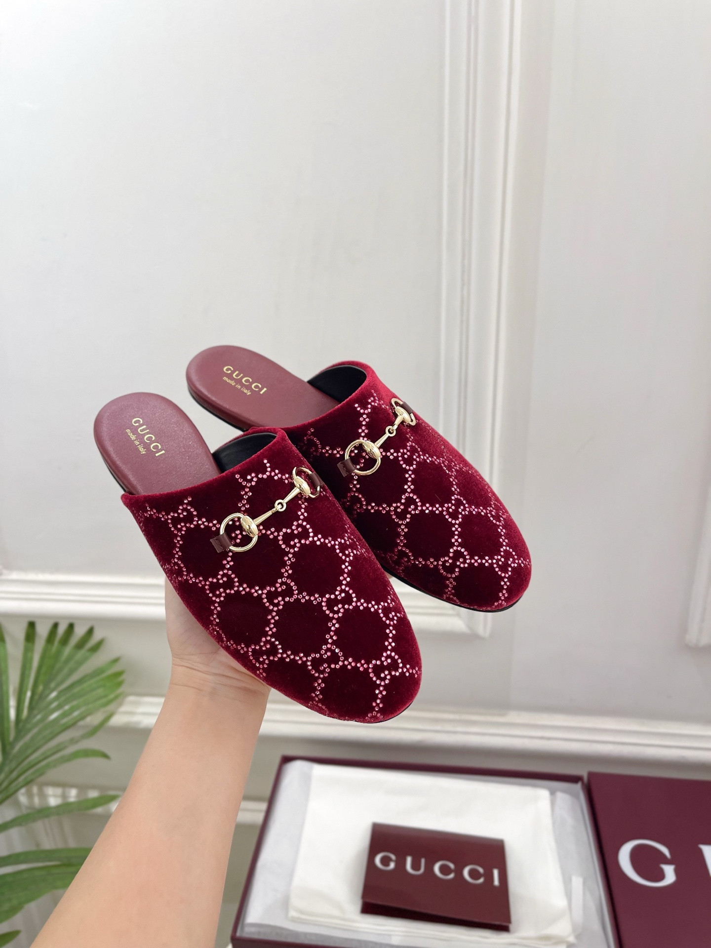 ua Gvc*1 gg crystal mule with horsebit