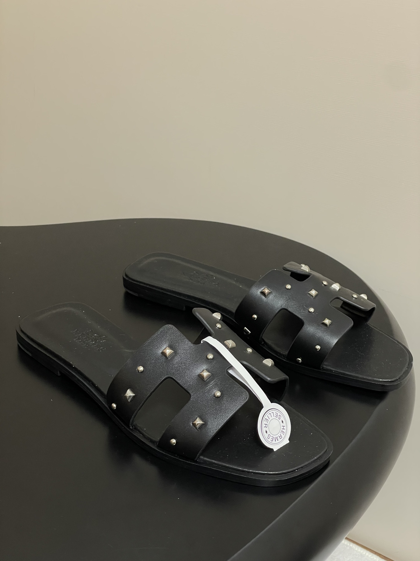 ua H**me5 oran sandal