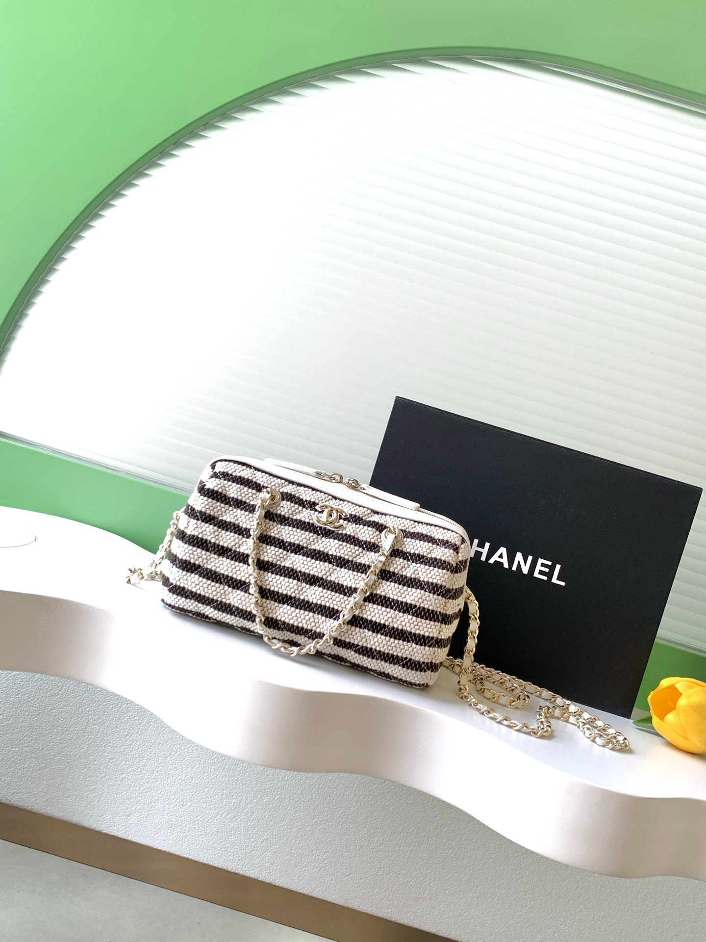 Chanel Clutch with Chain 11.5x18.5x11cm