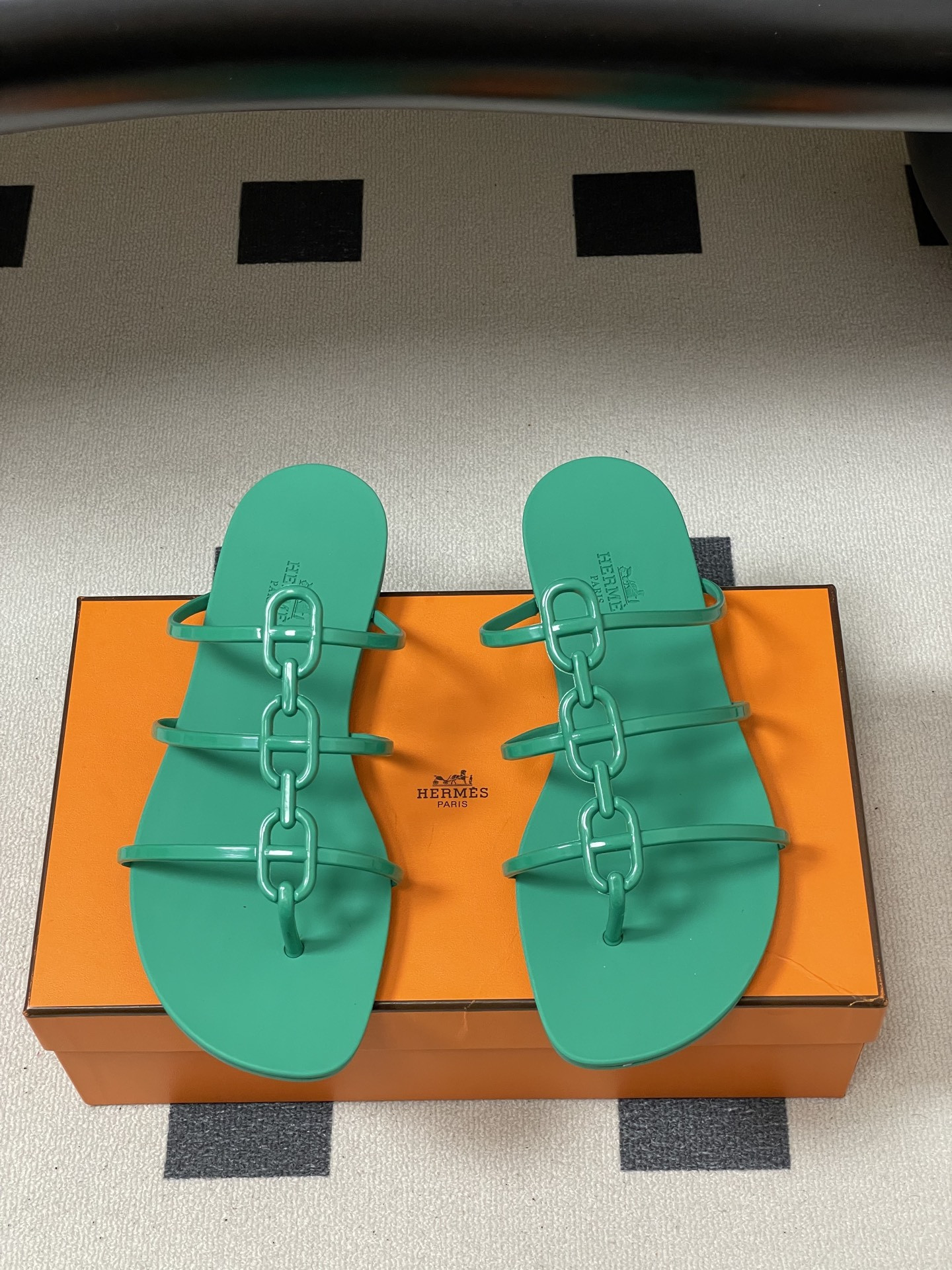 ua H**me5 mykonos sandal