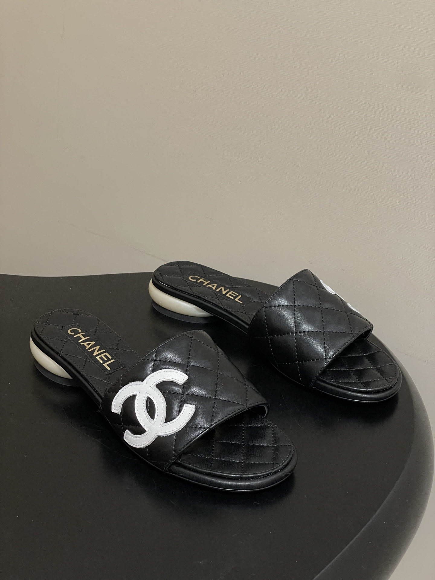 UA Chanel Slides