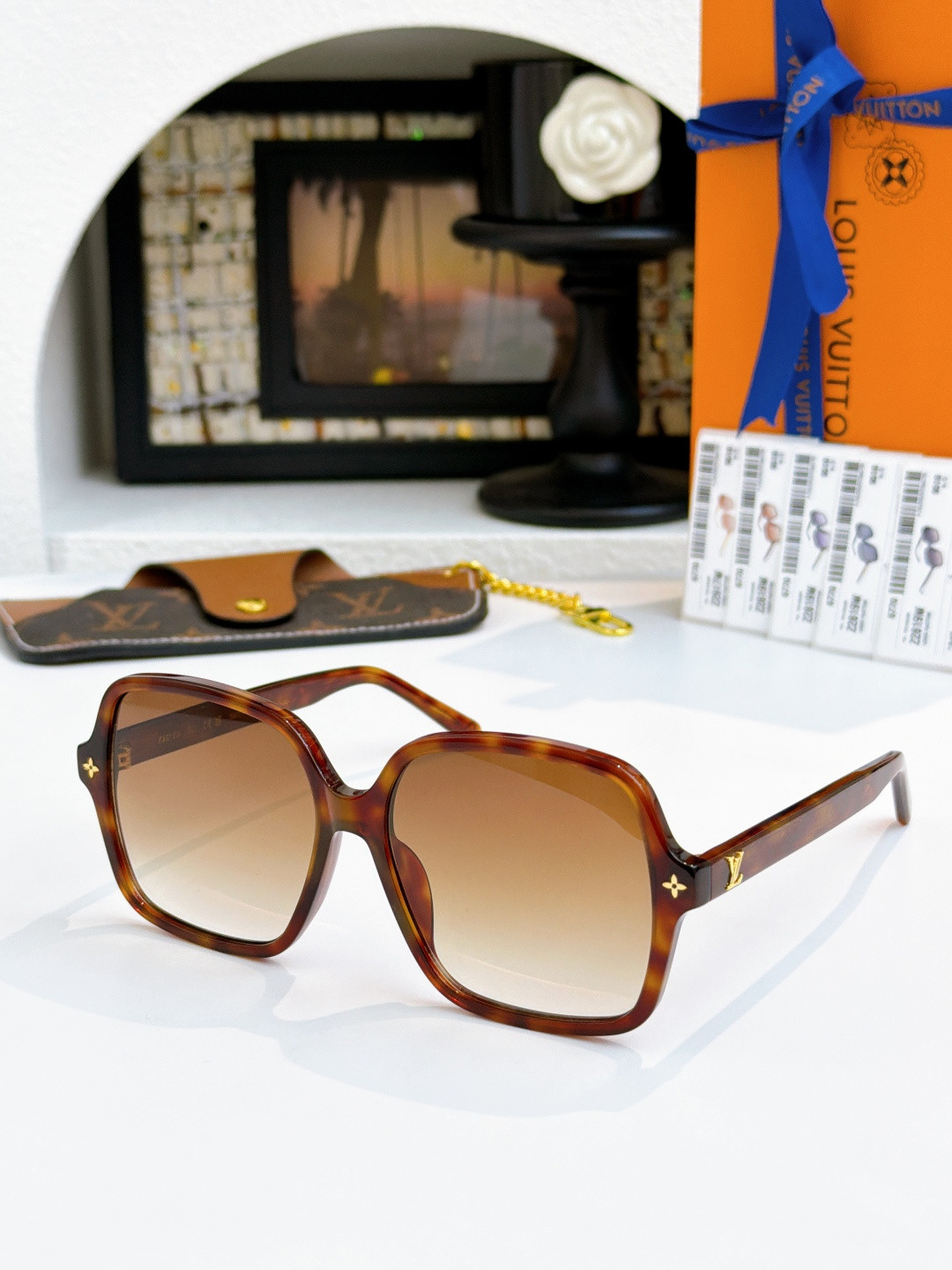 LV Aura Square Sunglasses Z2819W Z2917W 58-17-145