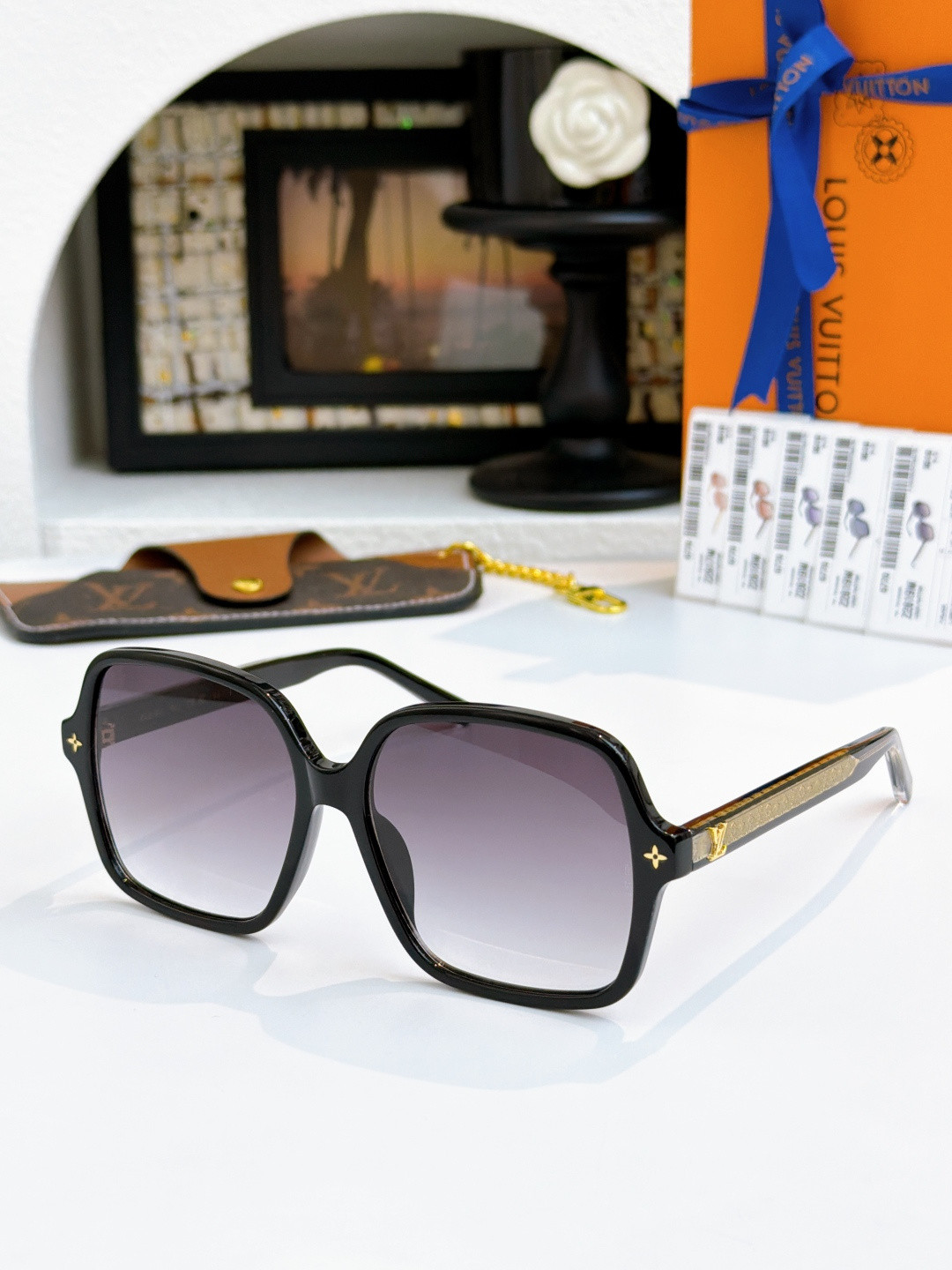 LV Aura Square Sunglasses Z2819W Z2917W 58-17-145