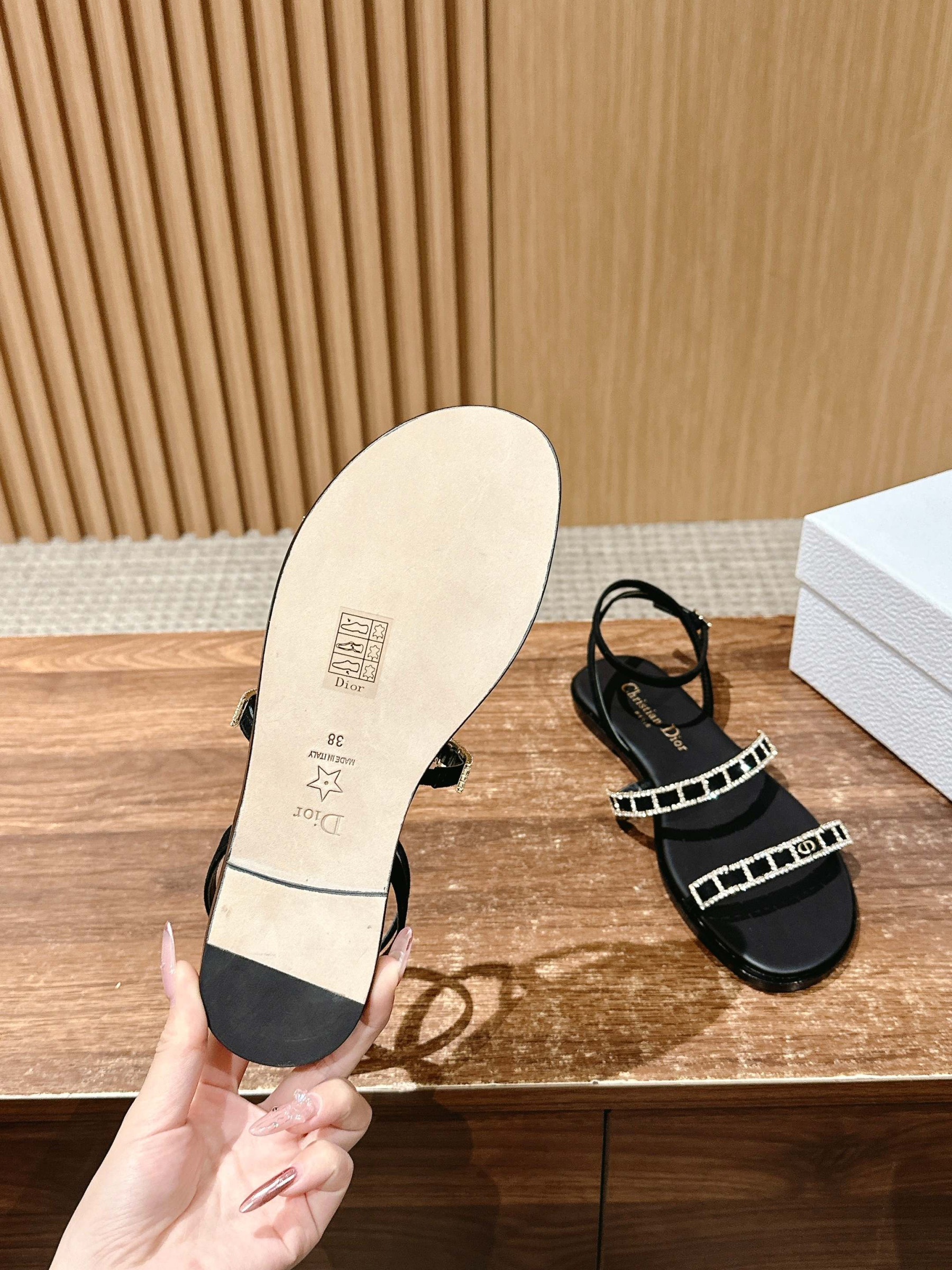 ua D10r D10rissime sandal