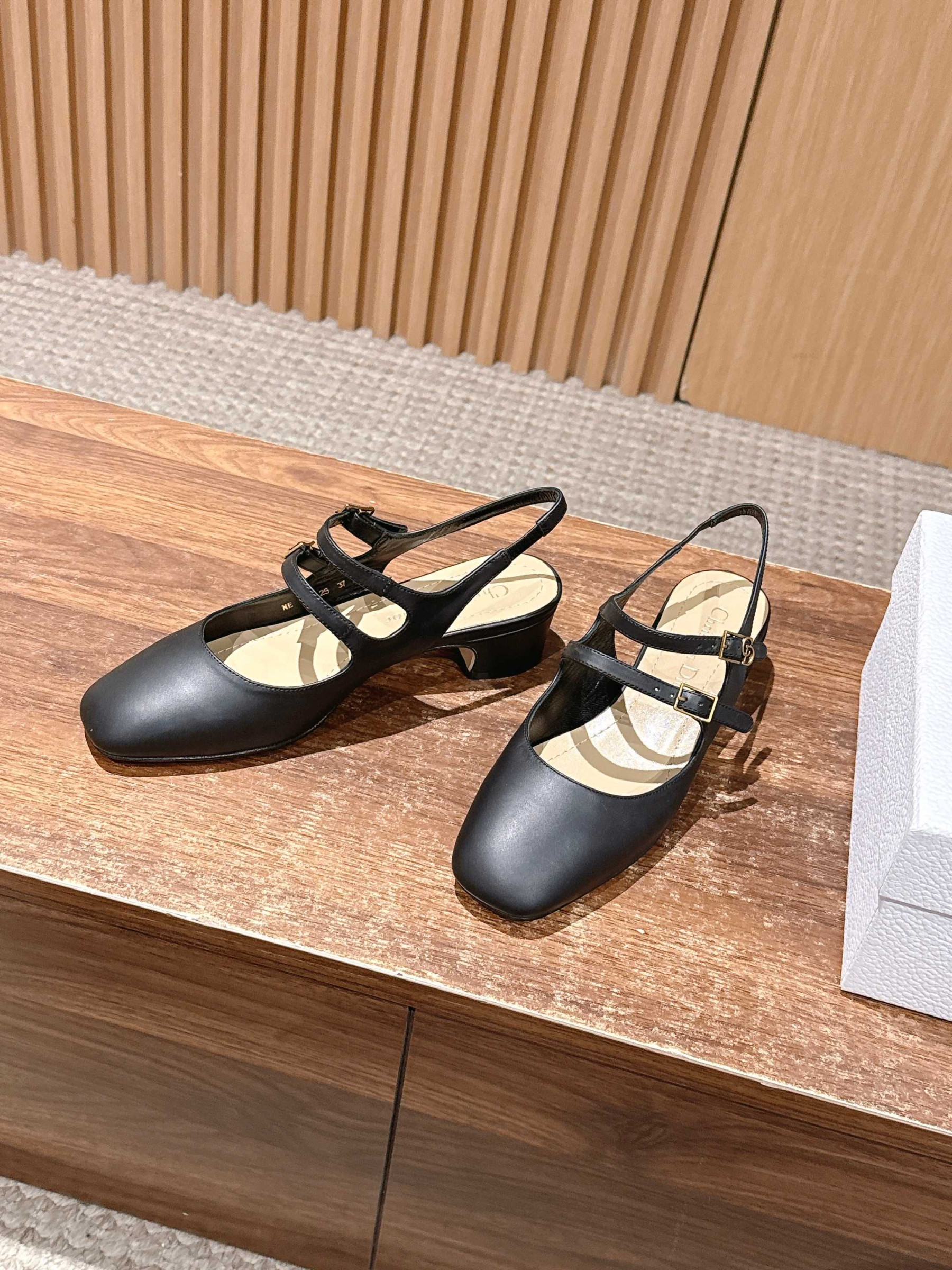 ua D10r chérie slingback pump