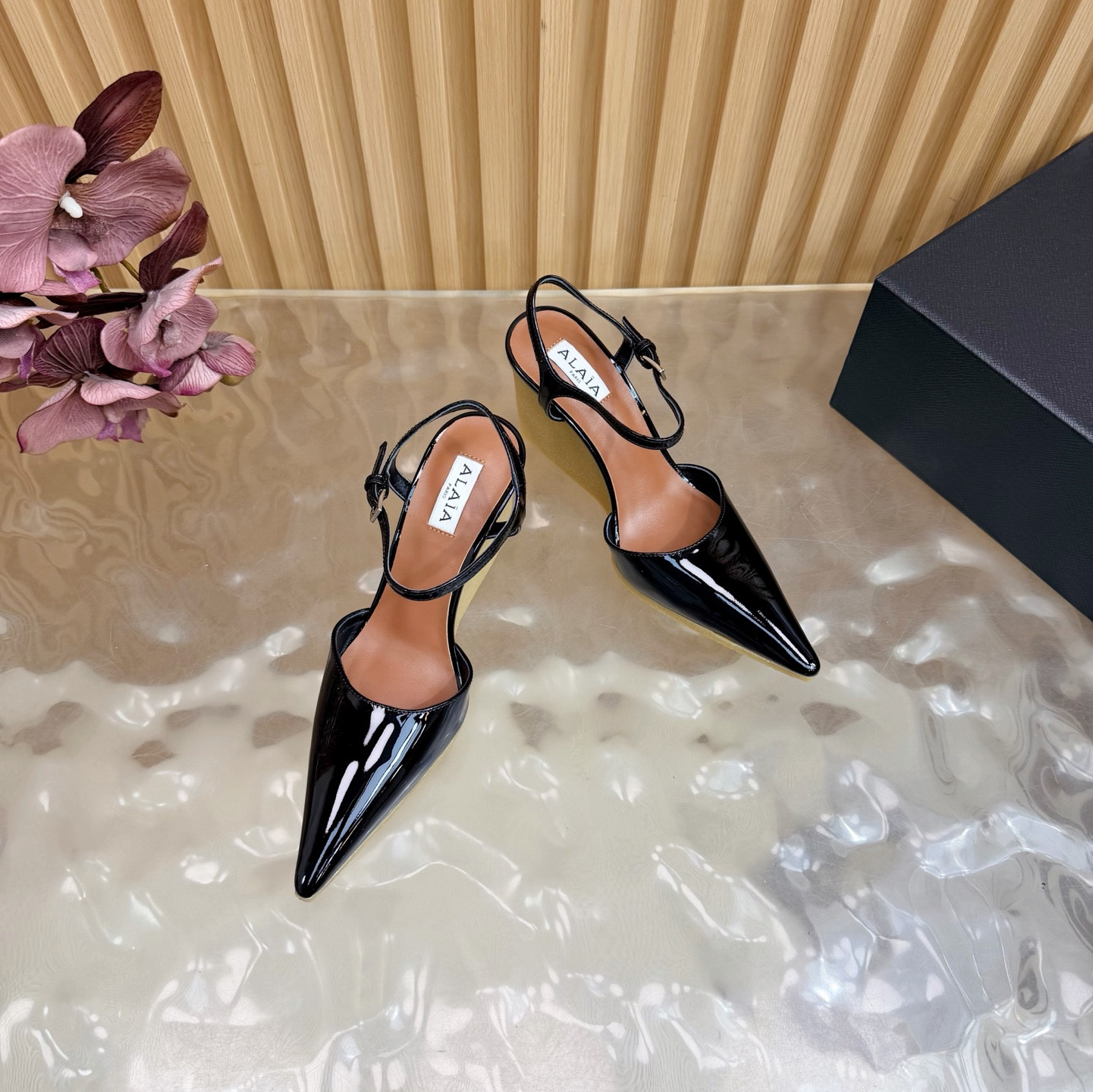 ua A1a1a wedge pumps in patent leather 9cm heel