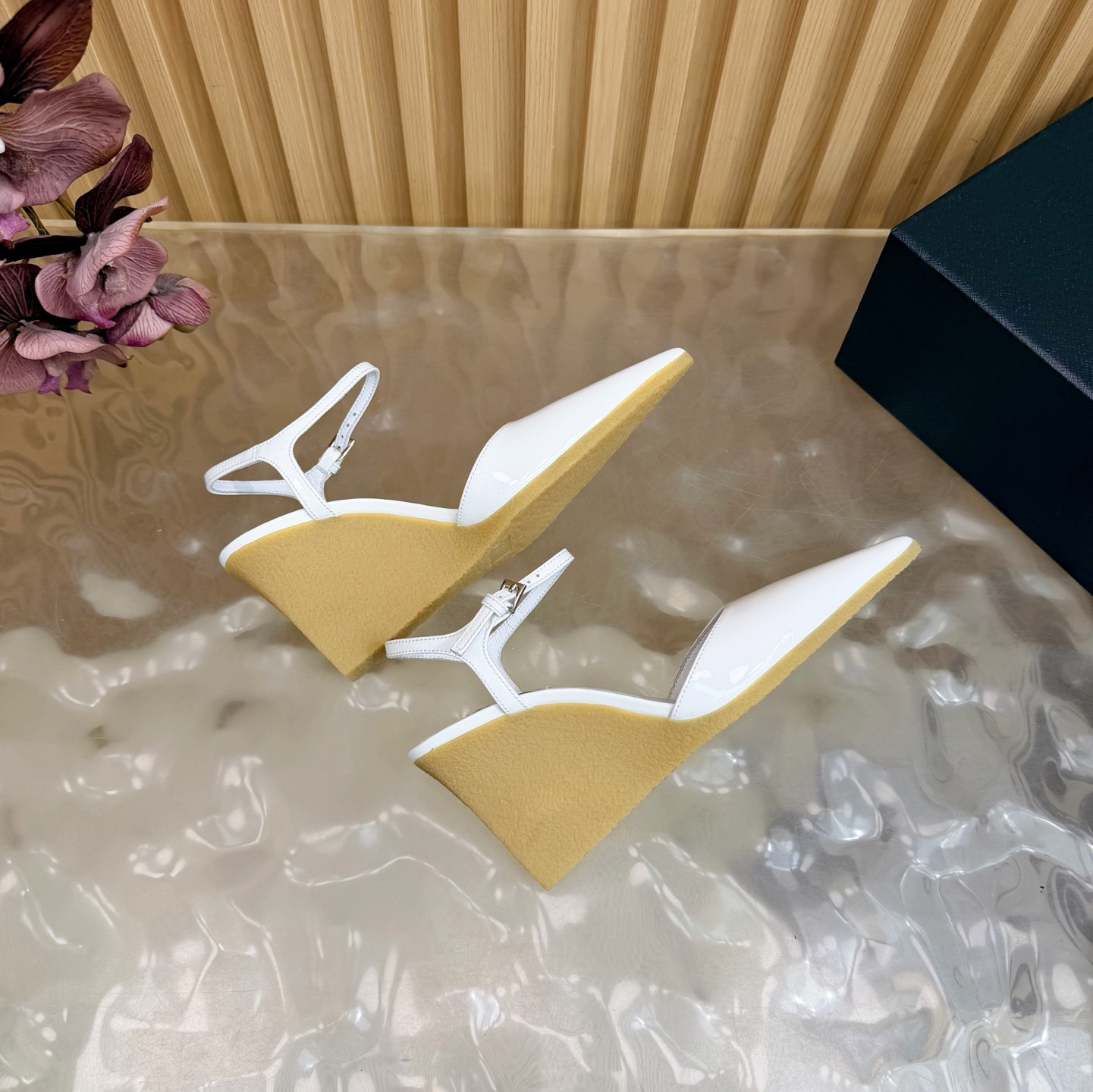 ua A1a1a wedge pumps in patent leather 9cm heel