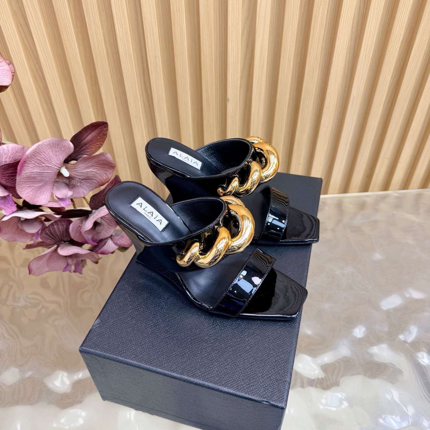 ua A1a1a wave jewel mules