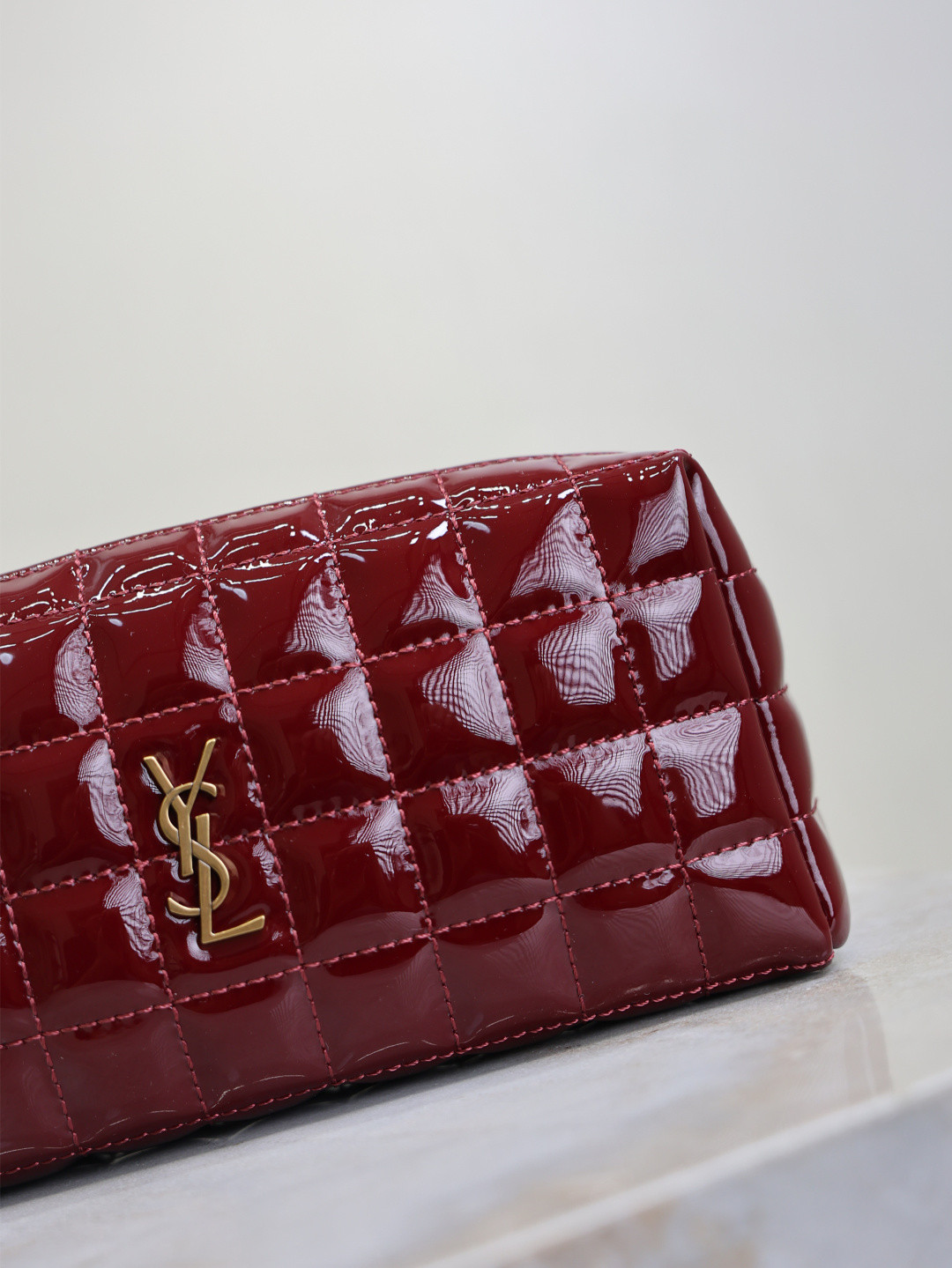 YSL CASSANDRE MATELASSÉ CARRÉ pouch on chain in shiny 18.5x8.5x4cm