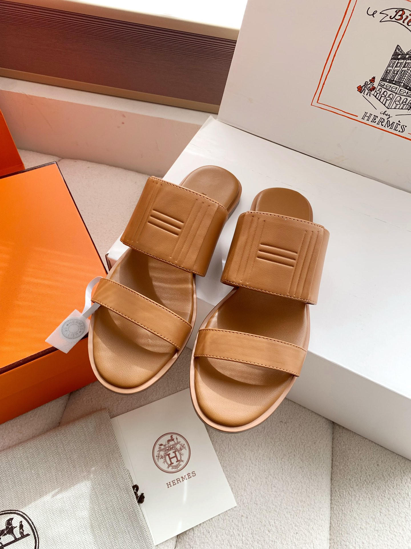 ua H**me5 mona sandal