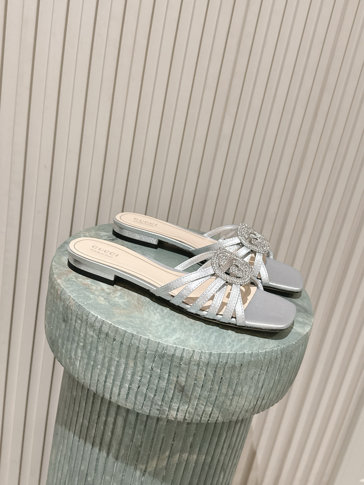 UA Gucci Slides