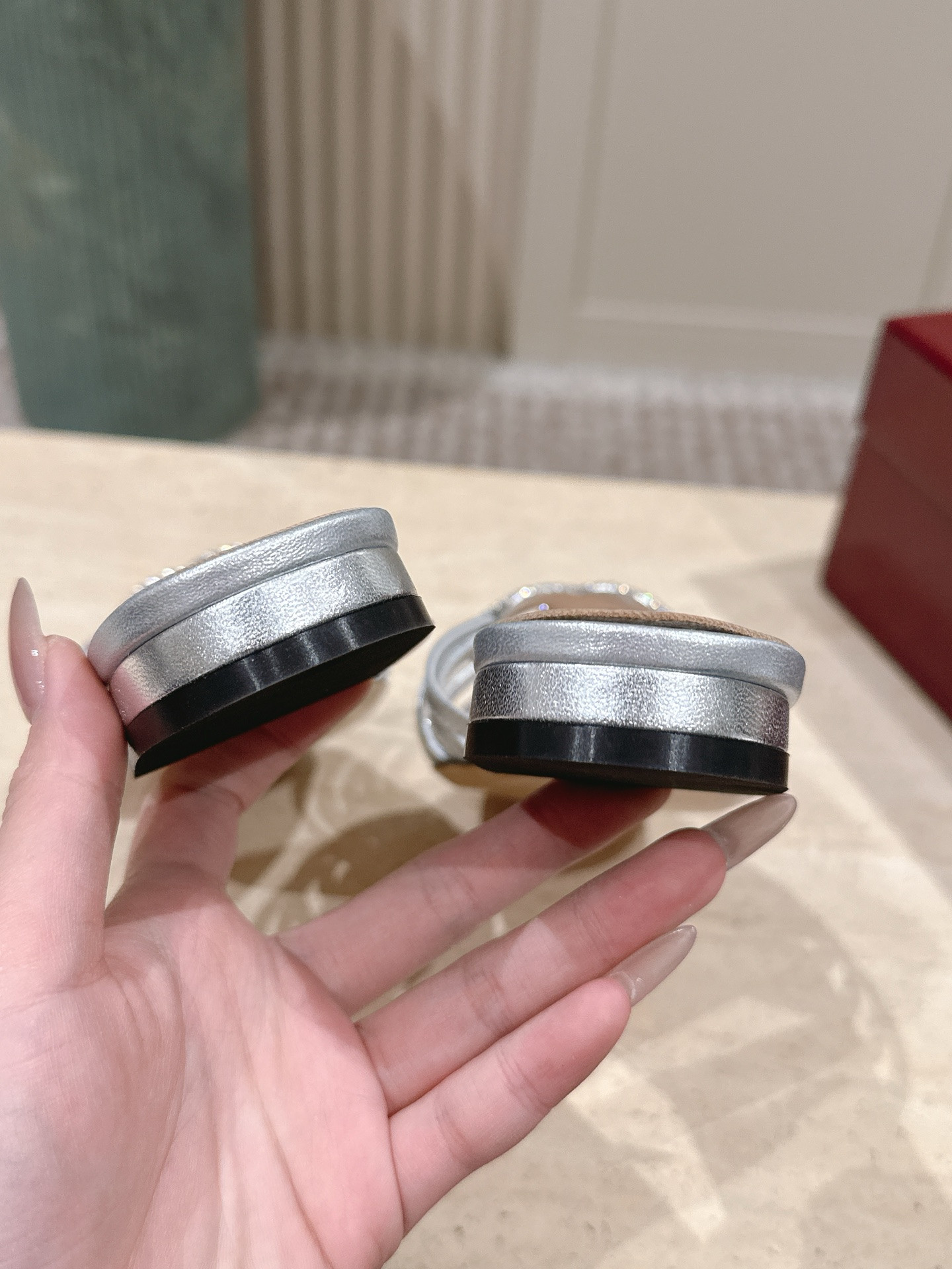 UA Gucci Slides