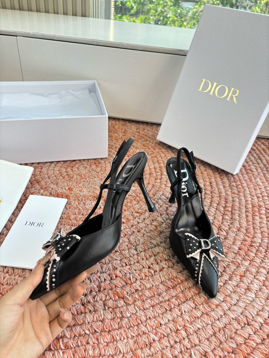 ua D10r slingback pump