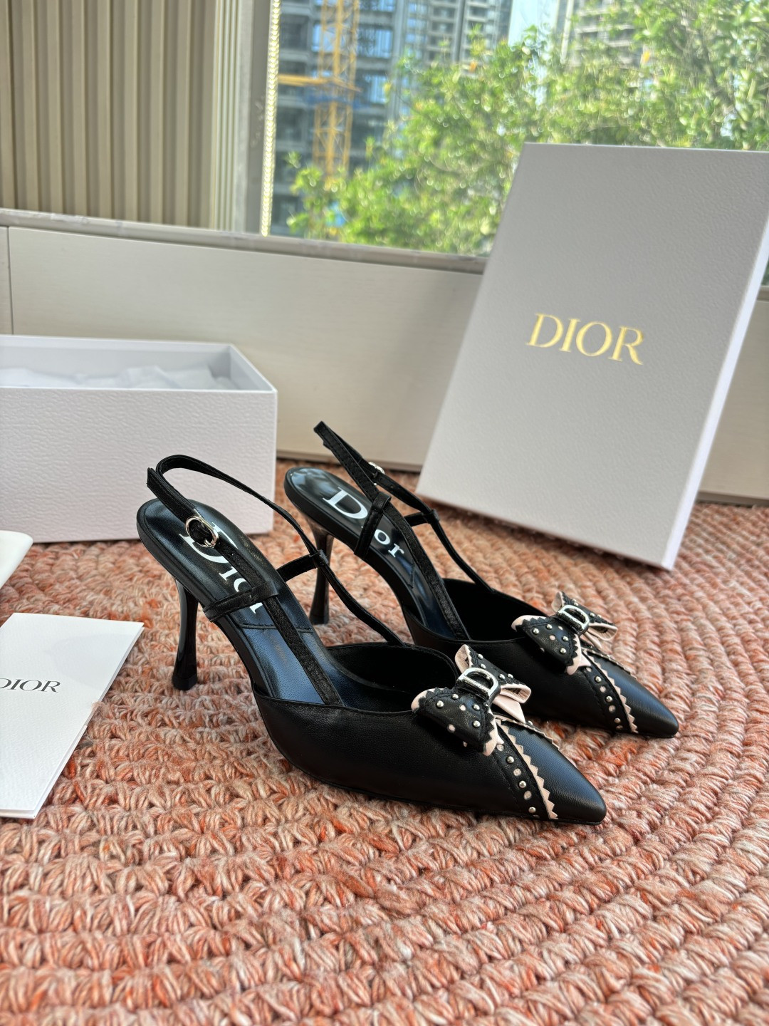 ua D10r slingback pump