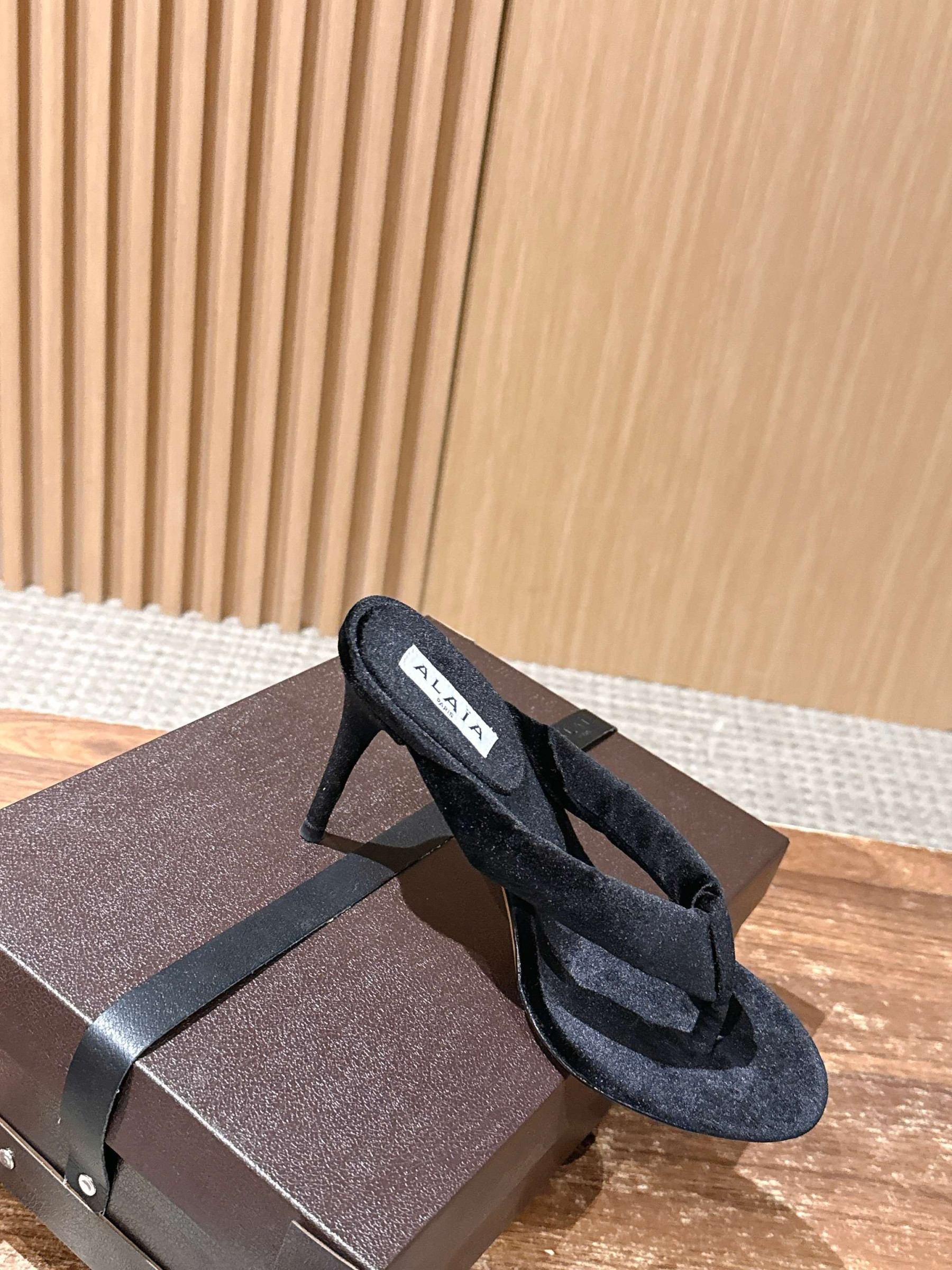 ua A1a1a heel thong mules in velvet 10cm