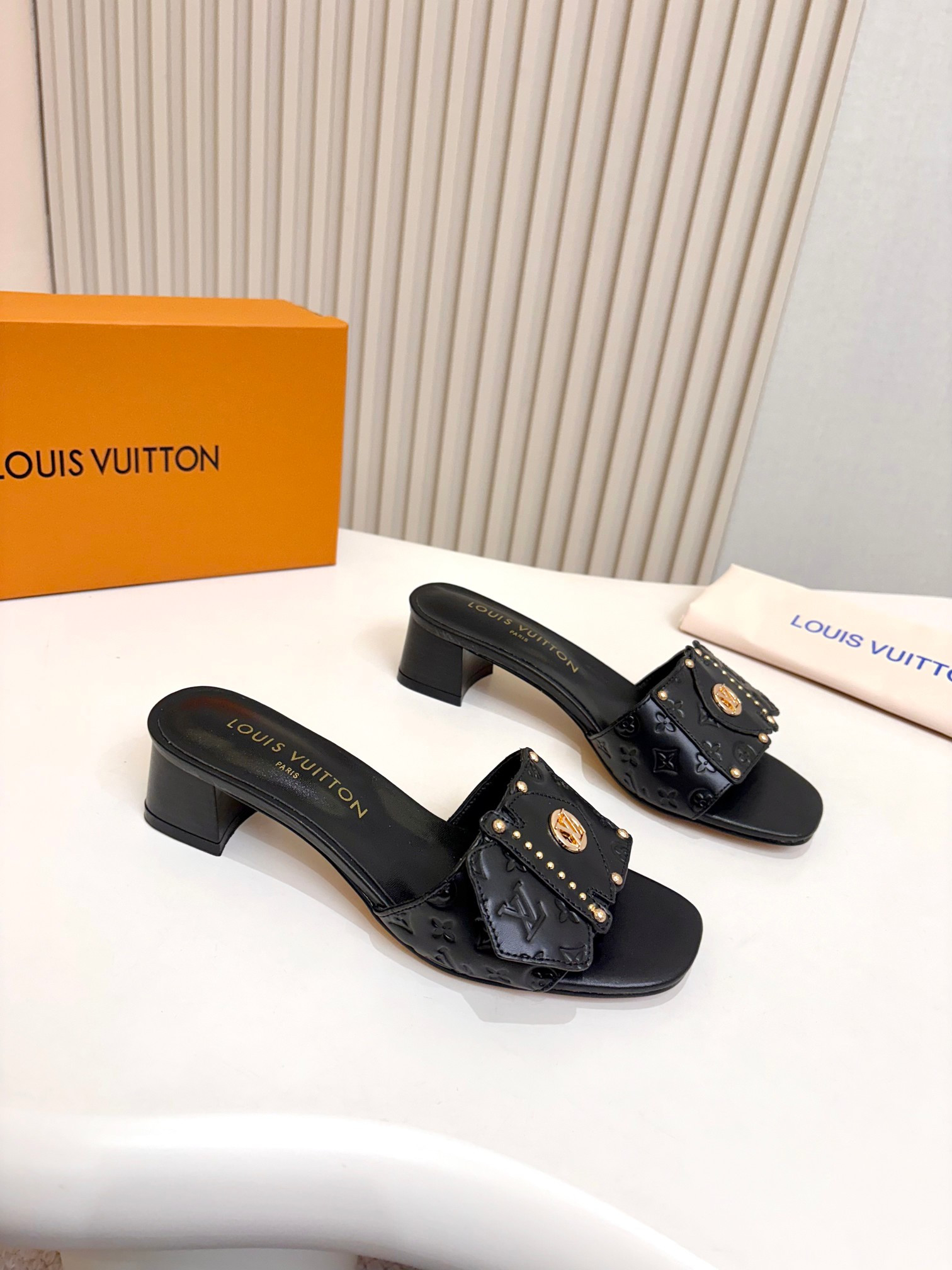 UA LV Frame Mule