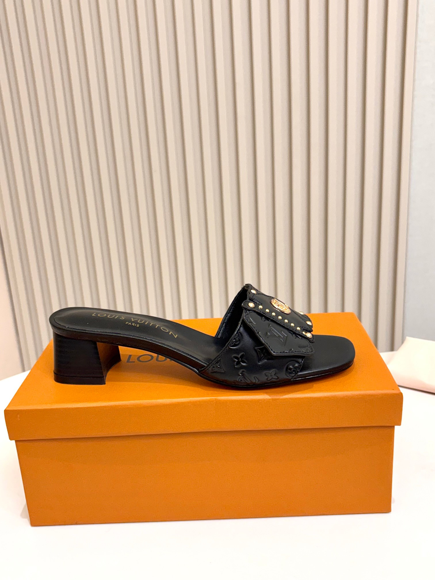 UA LV Frame Mule