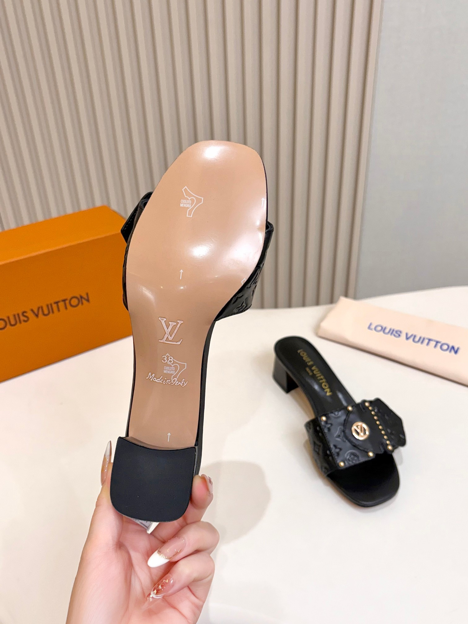 UA LV Frame Mule